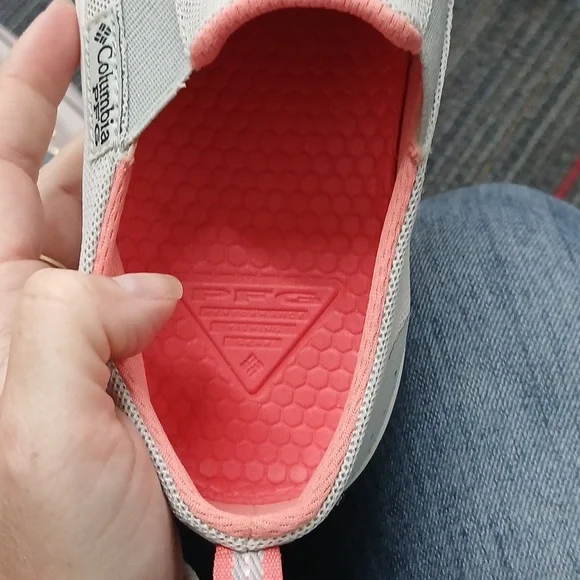 Columbia slip on distant waters PFG shoes! Womens 5.5 Like New - Picture 7 of 7